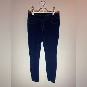 Woman’s ADX slims jeggings
